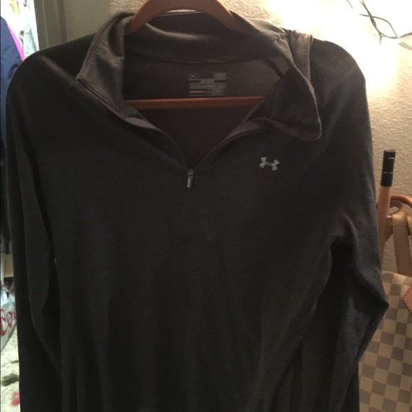 UNDER ARMOR Zip up Sweater (super light) - Picture 2 of 3